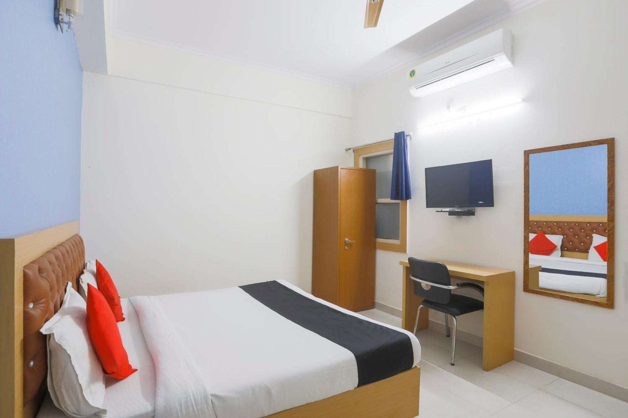 Hotel Diamond Imperial à Noida Extérieur photo